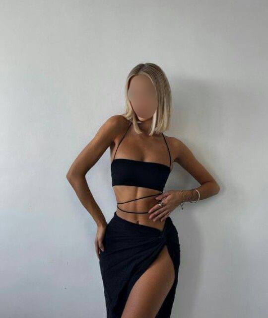 Riana VIP